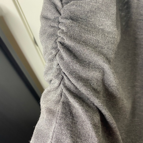 Zenana Outfitters Sweater Dress. V-Neck. Short Sleeve. Ruched. Gray. Medium. - Picture 7 of 11